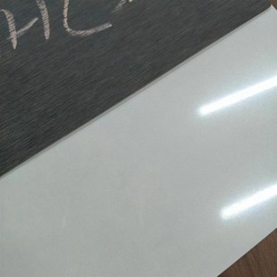 锐美家白色防火板8949HG光面HPL1mm防火板桌面柜面耐磨耐刮防火皮