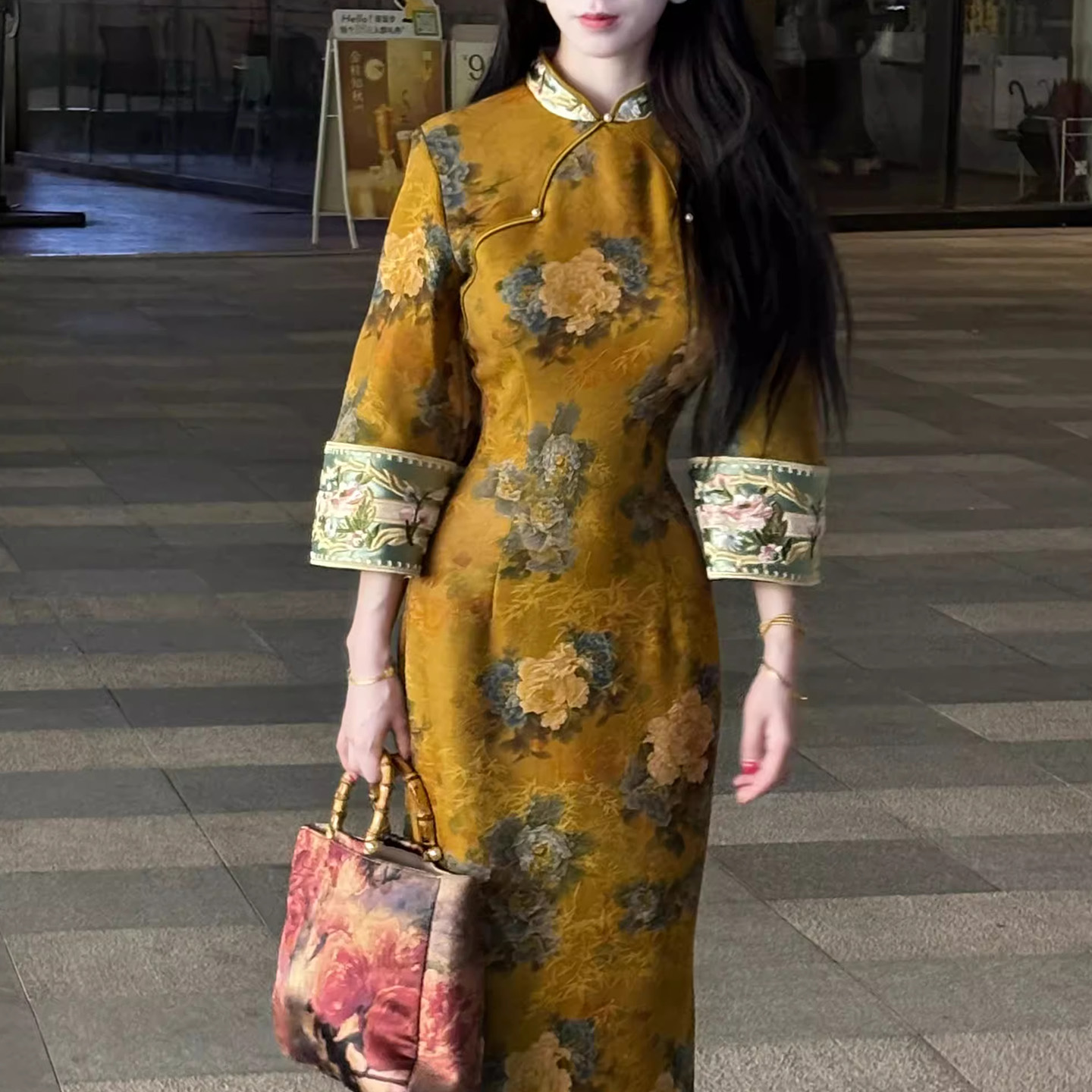 刺绣长袖连衣裙夜未央倒大袖旗袍