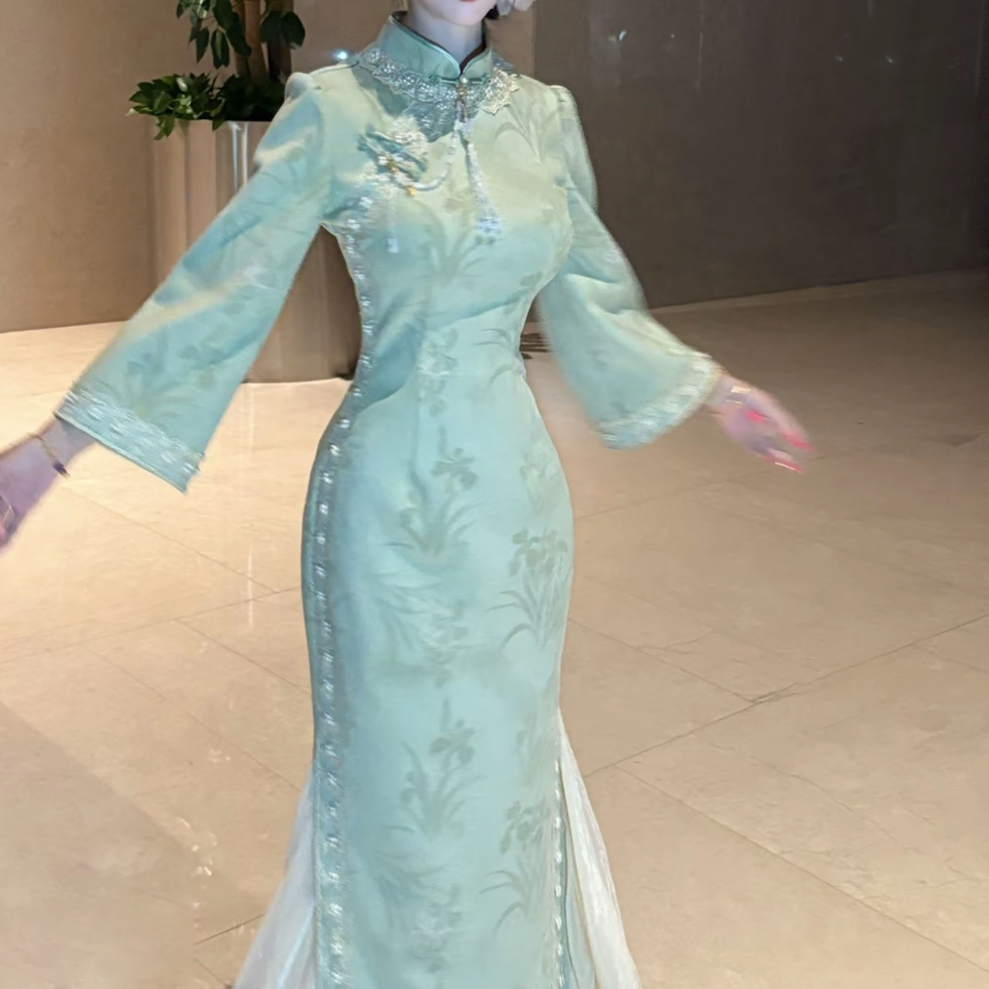 麂皮珠链蕾丝新式旗袍豆绿太太