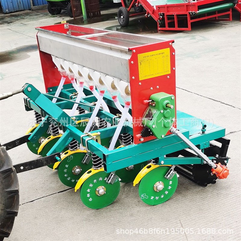 圆盘式青稞播种机拖拉机配套起梗平土施肥覆N土镇压小麦黄豆播种