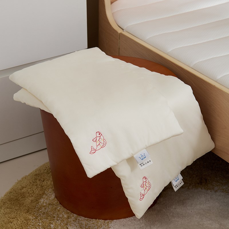 婴幼儿A类蚕丝枕 宝宝平枕低枕 护脊枕芯 夏季凉感 0-3岁宝宝枕头