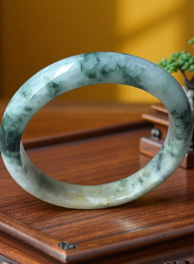 天然缅甸翡翠手镯63mm绿色飘花64