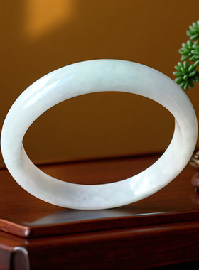 天然a货翡翠手镯63mm冰糯种淡绿色老坑带证书老坑缅甸玉镯子0171