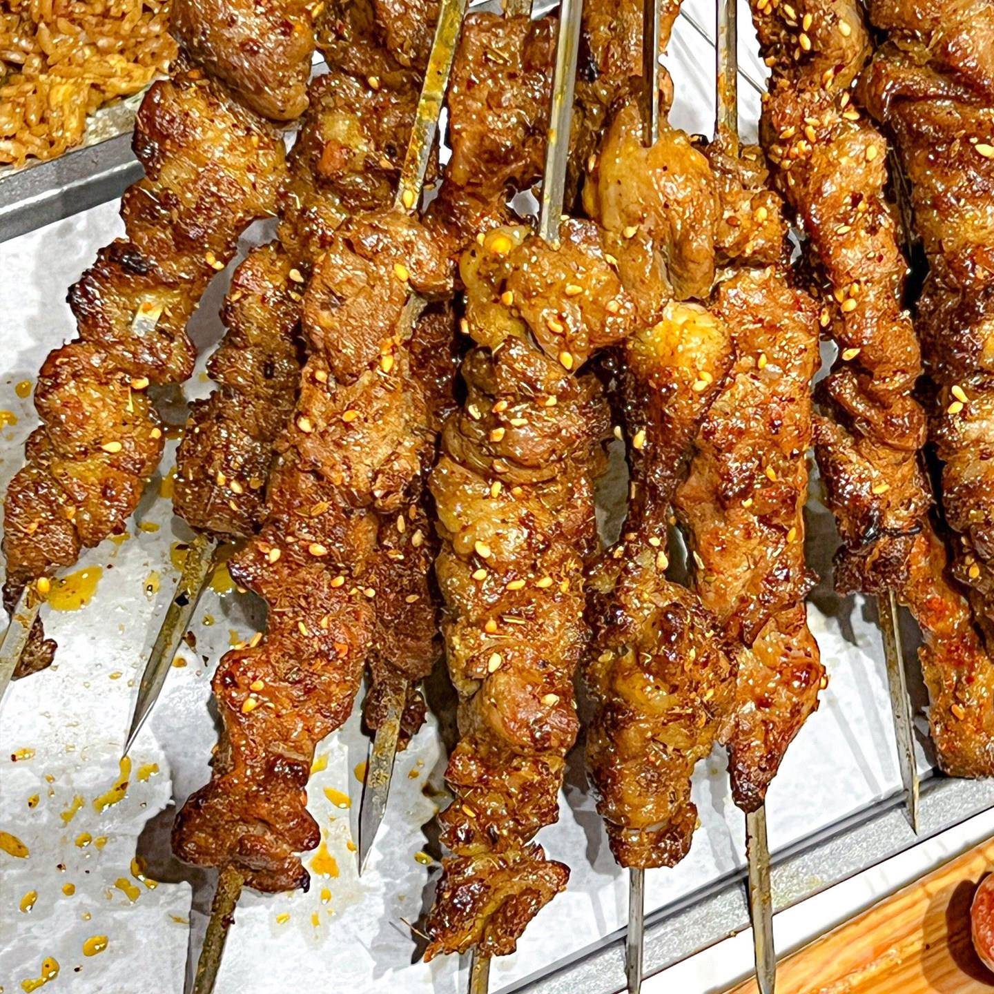 新品钢签脆皮爆汁五花肉串商用冷冻半成品油炸烧烤食材猪肉串烤肉