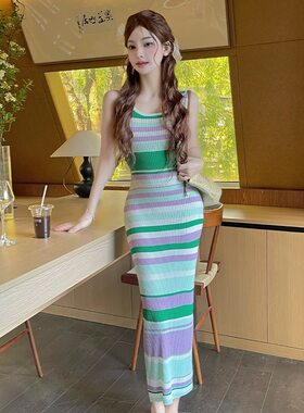 明星同款白色条纹紧身羊毛针织无袖连衣裙减龄修身