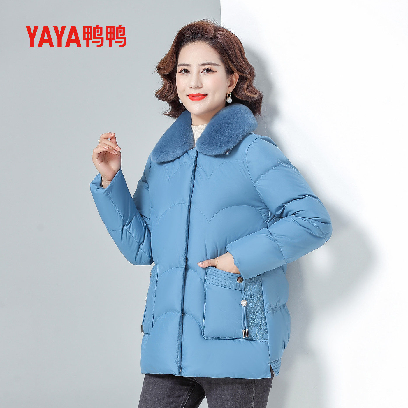 鸭鸭妈妈装羽绒服女短款毛领外套