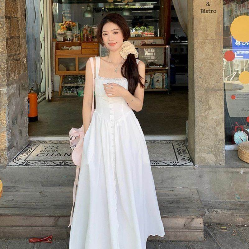 新款白色吊带连衣裙女夏季蕾丝花边拼接修身显瘦A字初恋中长裙子