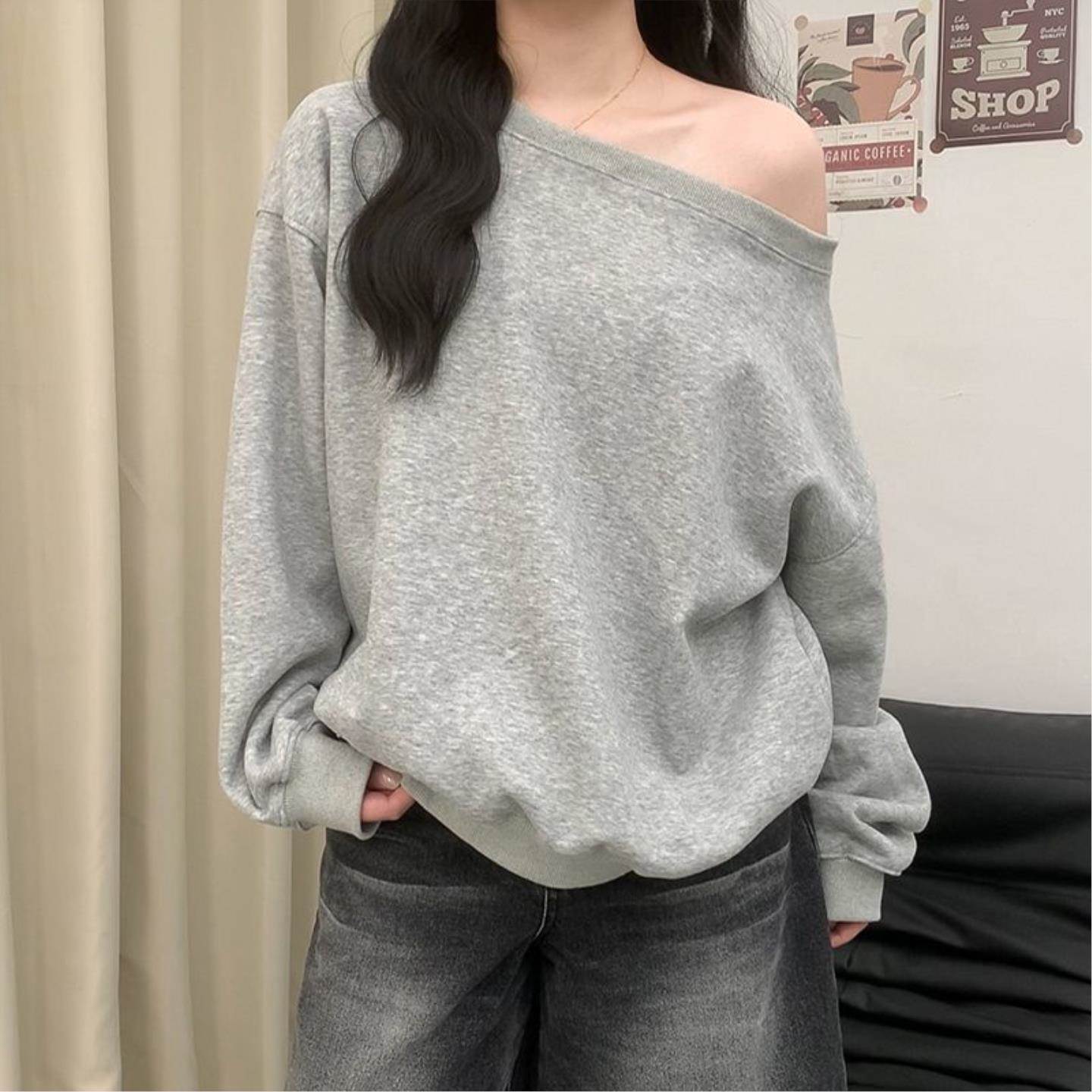 美式花灰色露肩斜肩卫衣女春秋季高级感宽松慵懒风斜角肩长袖上衣