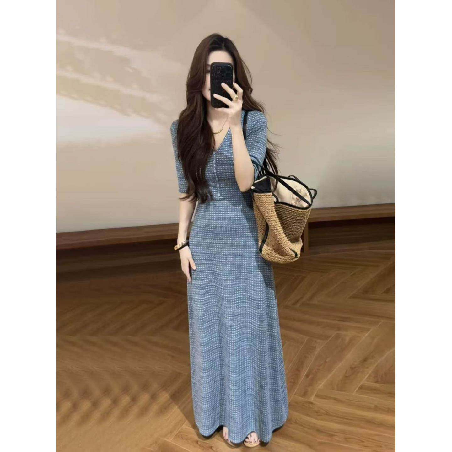 法式收腰显瘦V领纽扣设计中袖连衣裙女夏季新款简约气质长裙子