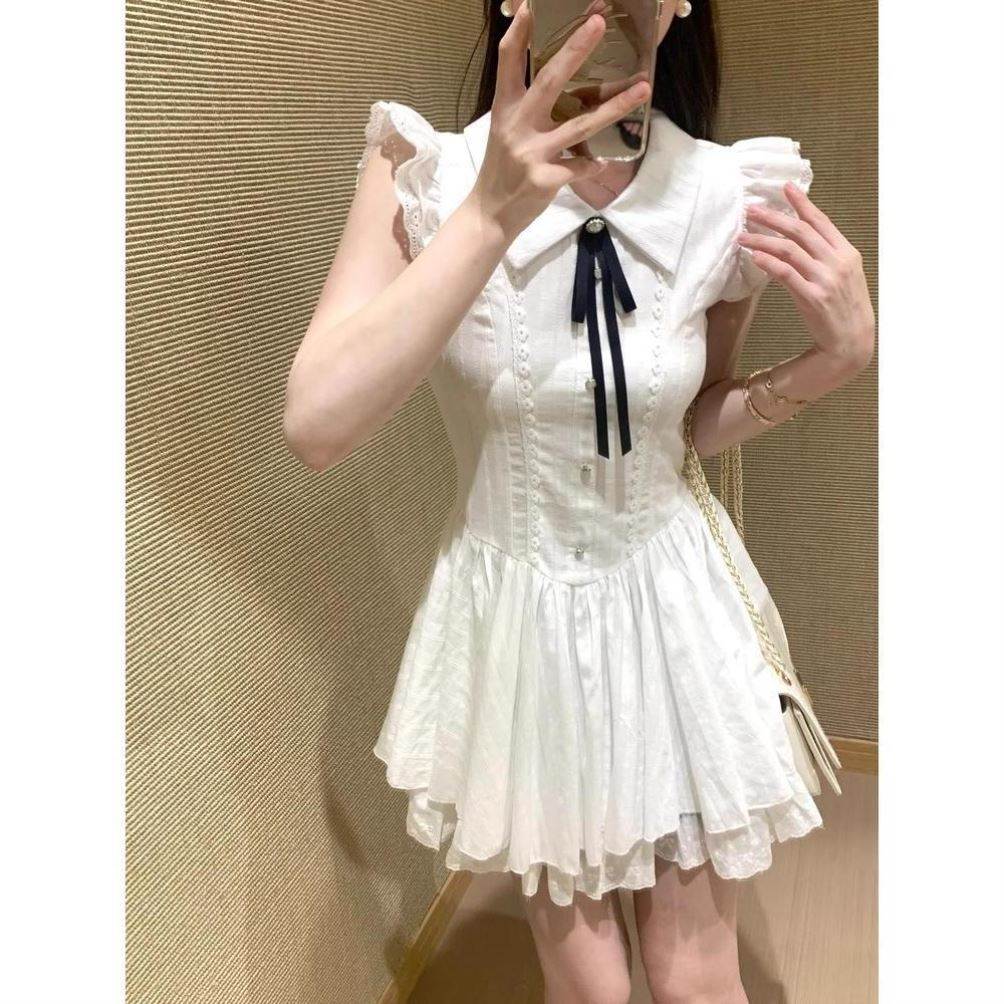 自制设计感学院风白色甜美少女翻领设计感连衣裙女小飞袖蓬蓬短裙