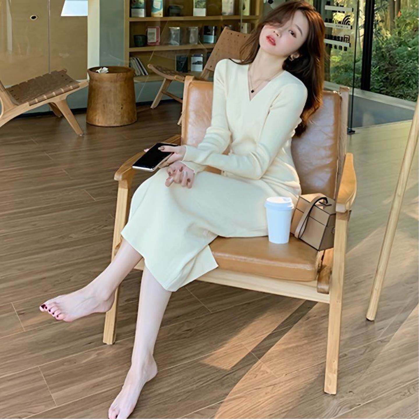 法式内搭毛衣裙中长款过膝设计感小众V领不规则针织连衣裙女春夏