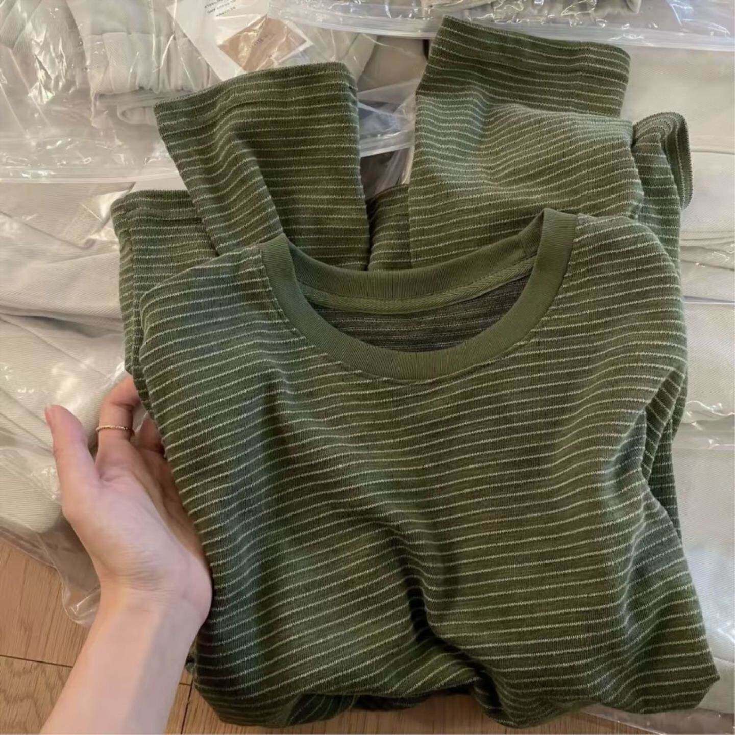 巨显白的~绿色圆领条纹长袖上衣女2026早春新款舒适百搭显瘦小衫