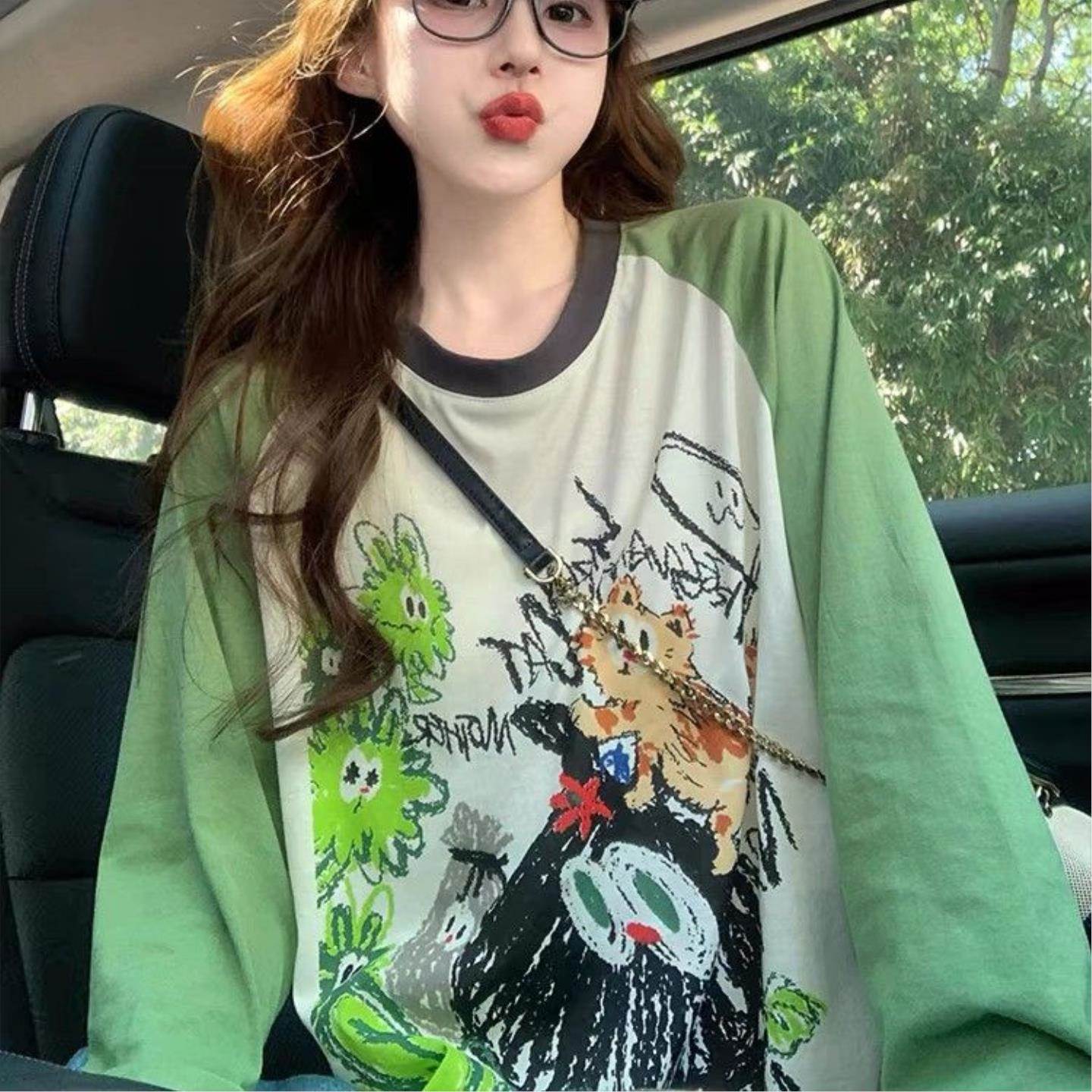 绿色撞色插肩长袖t恤2026T恤女卡通秋季休闲慵懒罩衫宽松上衣女款