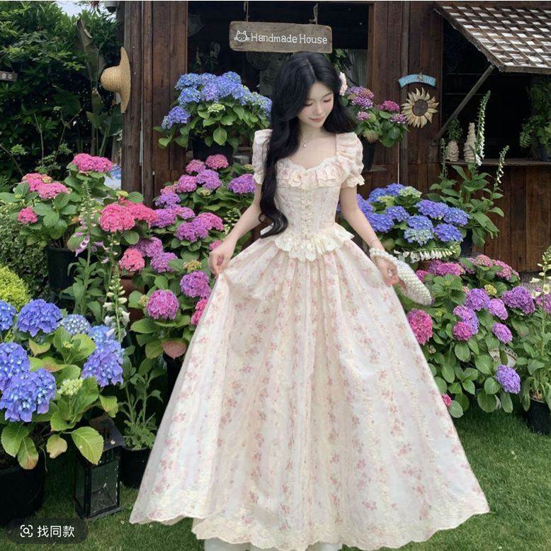 法式复古方领碎花短袖连衣裙2026新款夏季女装温柔风大摆中长裙子