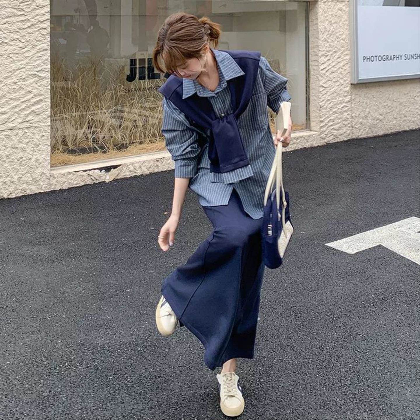 韩系百搭慵懒风宽松显瘦蓝色衬衫披肩女春季新款搭配半身裙三件套