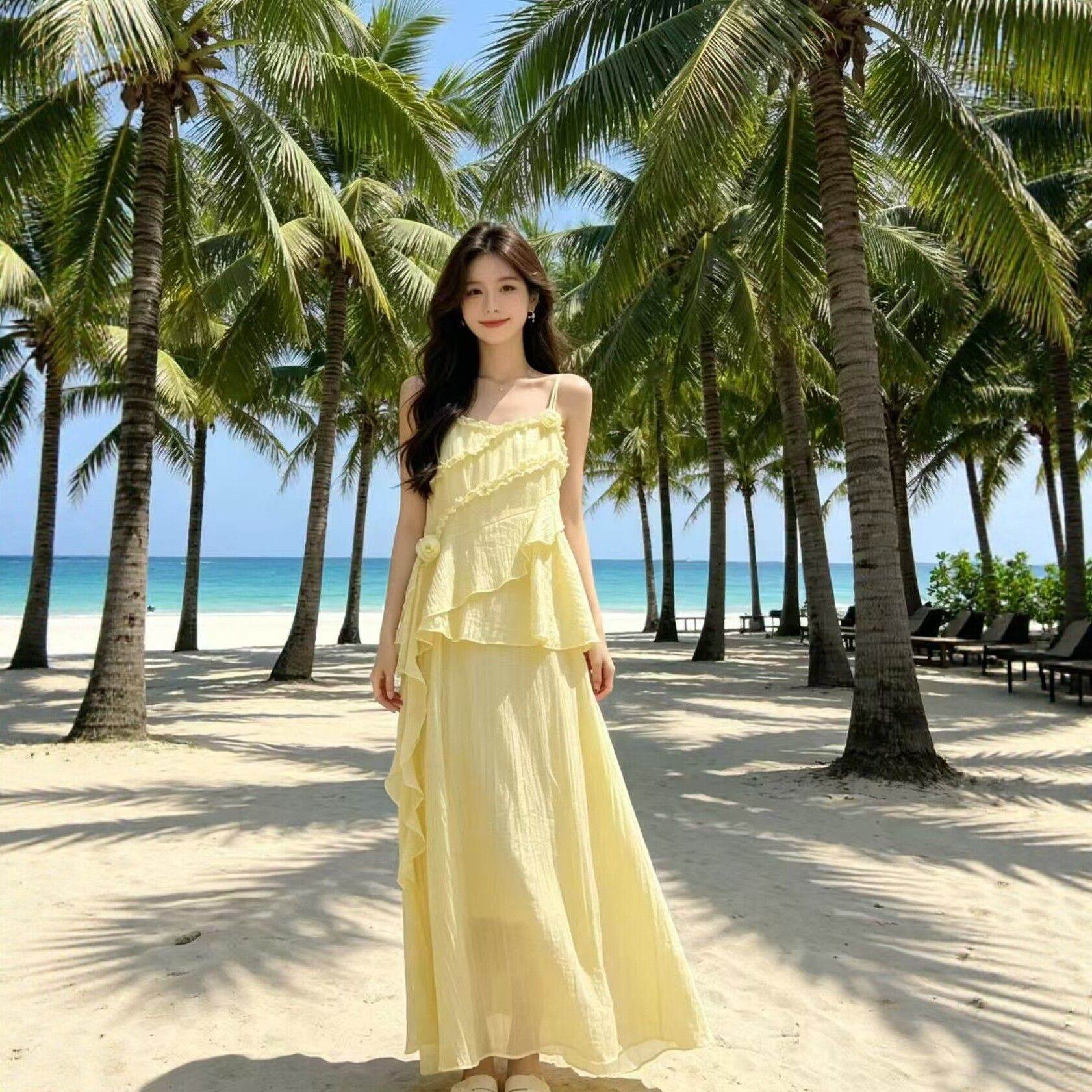 海边度假风吊带长裙女夏法式百褶连衣裙高级感氛围感沙滩裙
