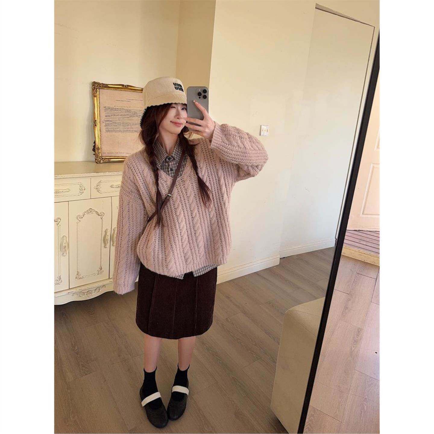 大码女装复古格子衬衫V领麻花针织衫毛衣灯芯绒半身裙女三件套装