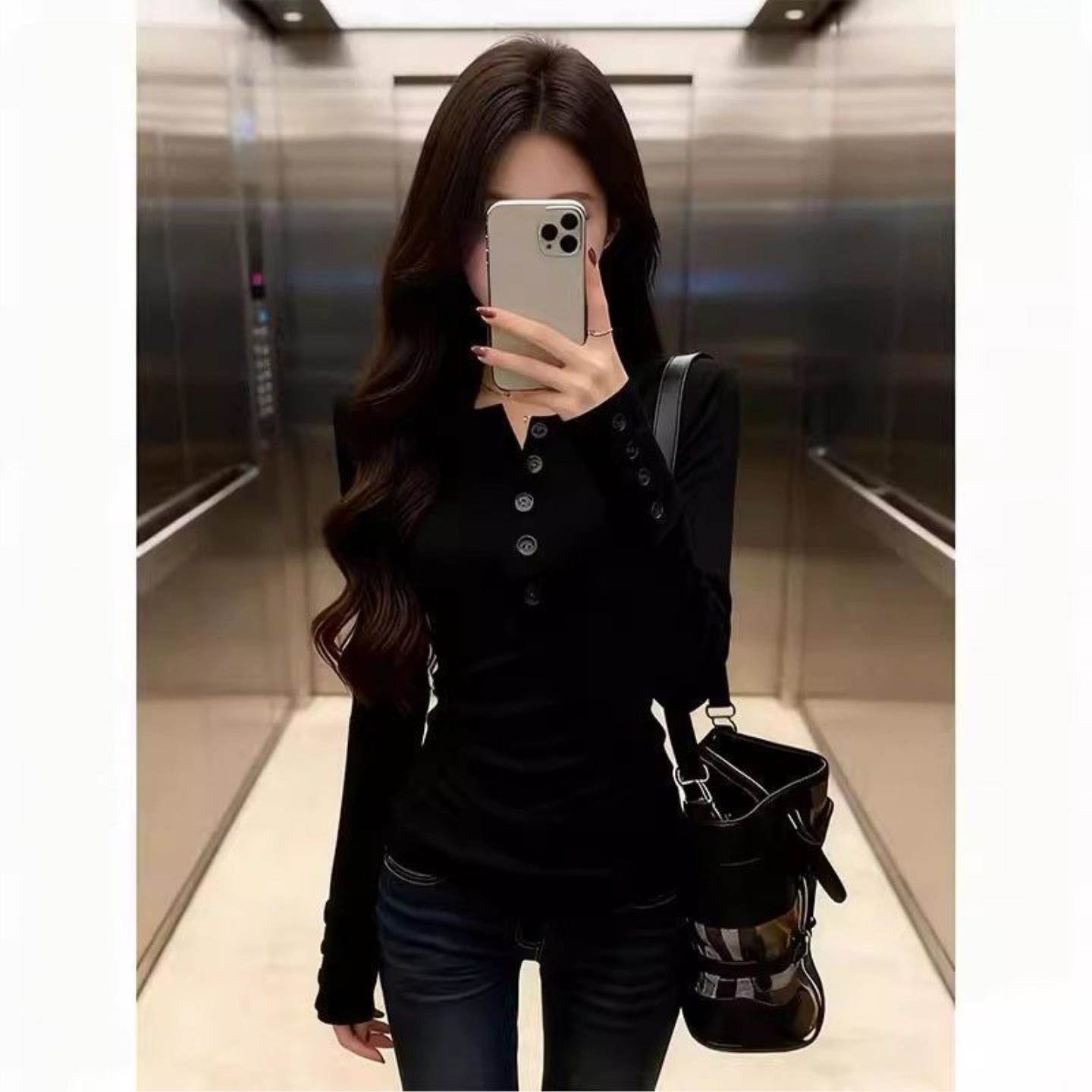 纽扣设计打底衫女秋冬内搭短款小衫辣妹修身磨毛上衣加绒保暖T恤