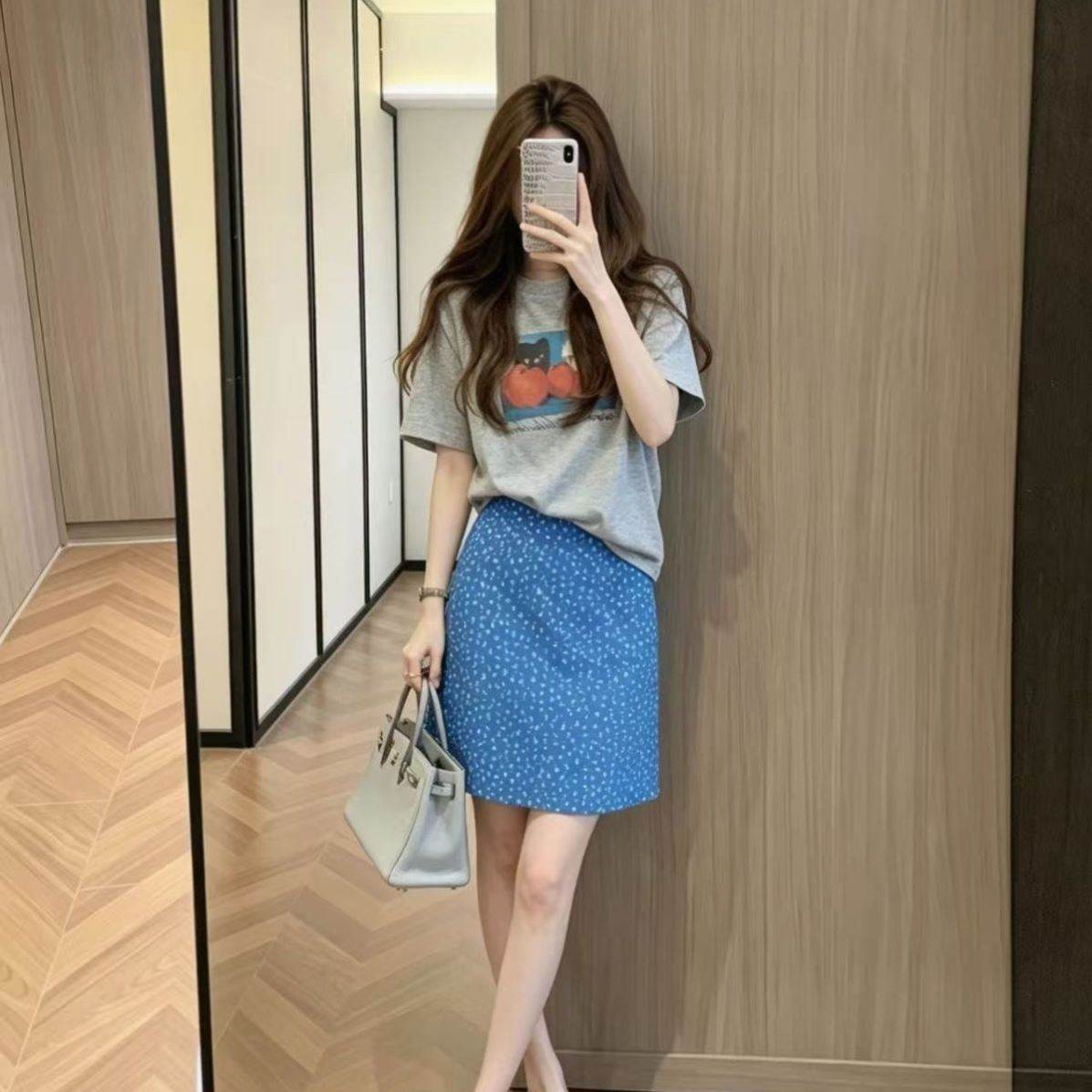 一整套休闲创意印花短袖T恤女超火的高腰小众碎花半身裙两件套