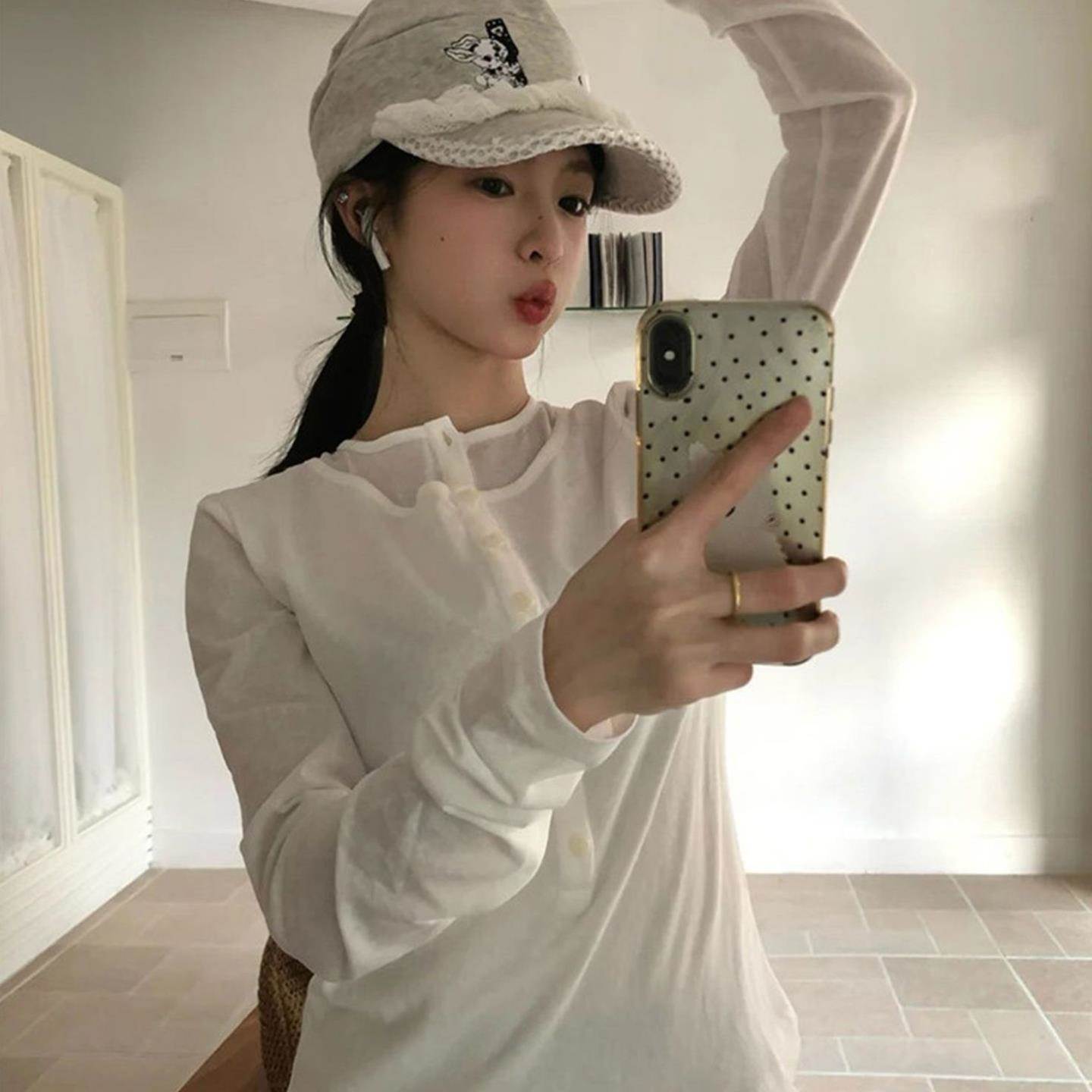 气质辣妹设计感小众纽扣白色长袖T恤女夏新款假两件防晒罩衫上衣
