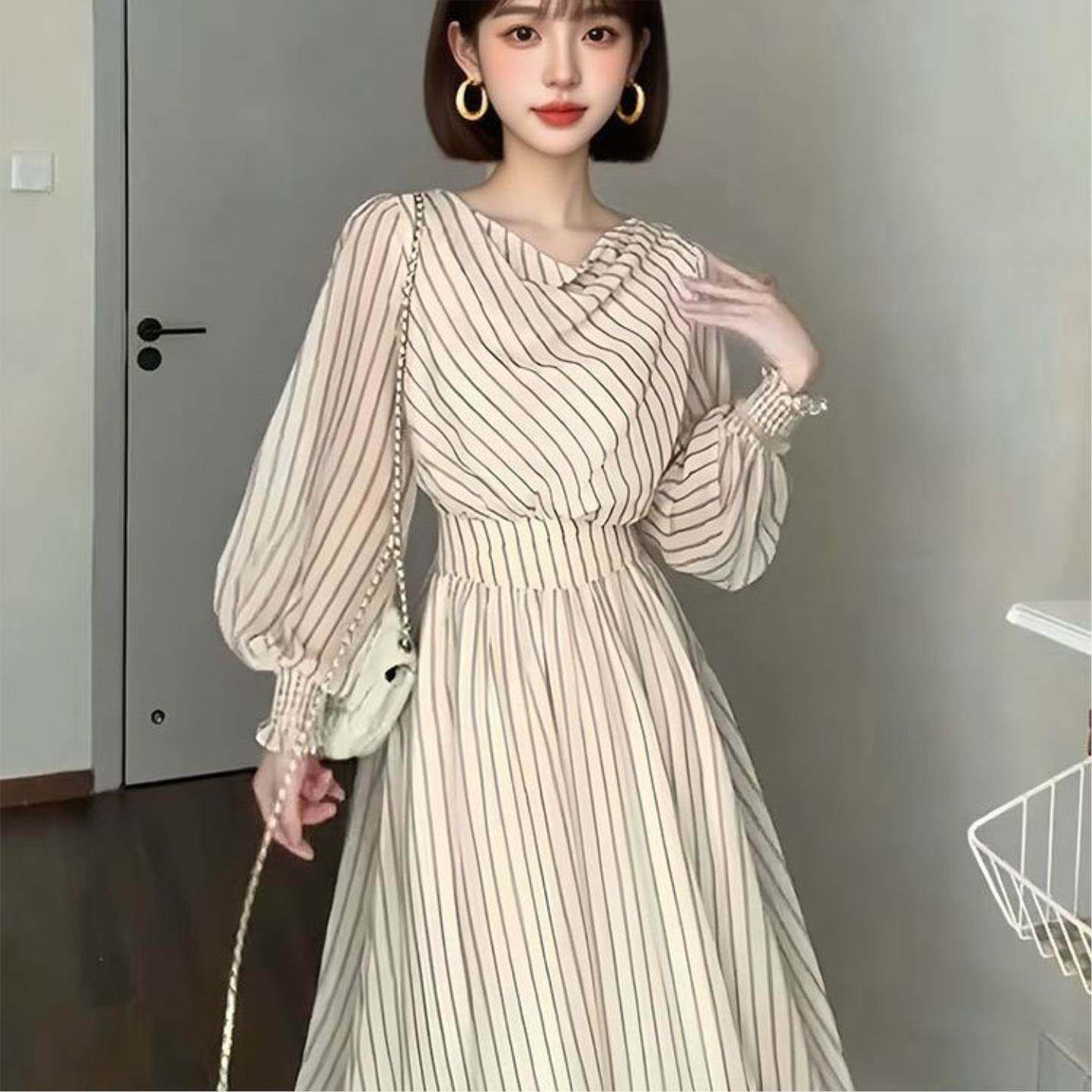 2026新款春季法式荡领条纹长袖连衣裙女绝美大方得体收腰显瘦长裙