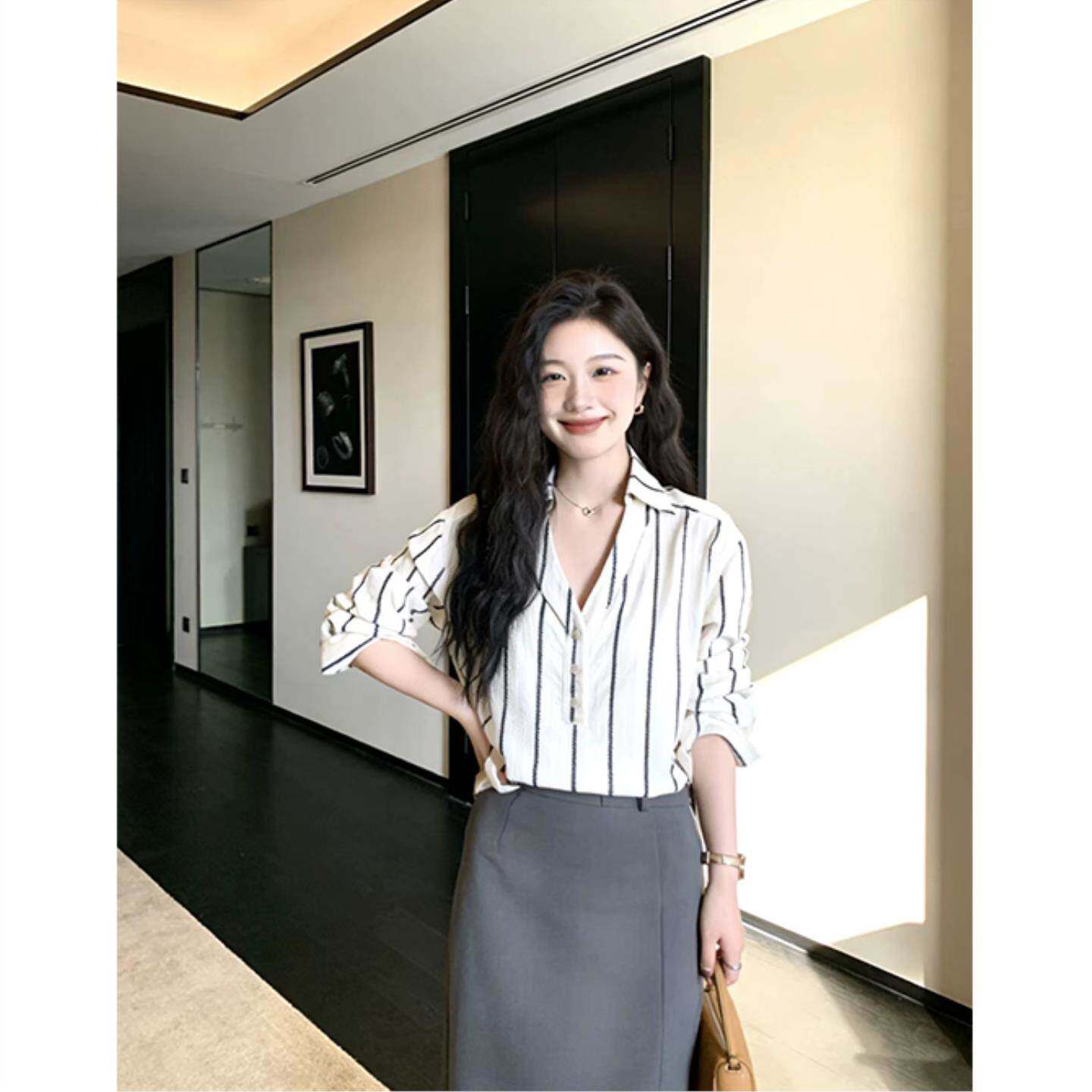 韩版减龄内搭白色衬衫女春季2026新款很仙法式条纹通勤风衬衫上衣