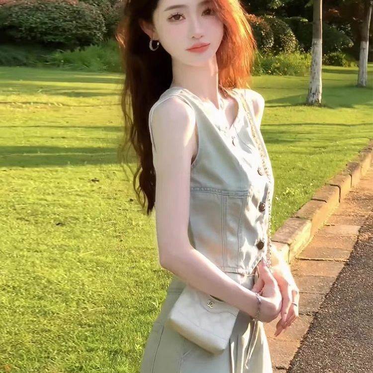 气质休闲牛仔套装今年夏季新款复古港风短款背心高腰阔腿裤两件套