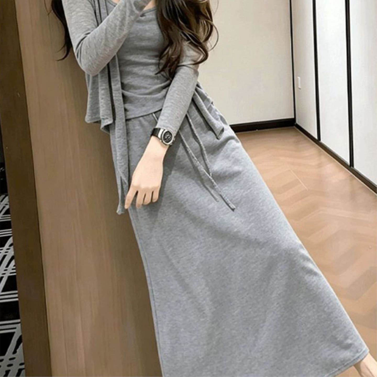 韩系秋装套装灰色半身连衣裙女早秋季2026新款淡人高知穿搭一整套