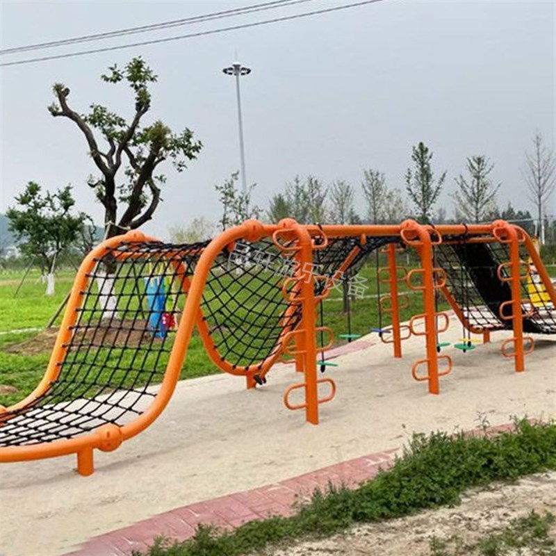 户外大型爬网钻笼拱笼绳网儿童拓展体能训练幼儿园攀爬网组合厂家