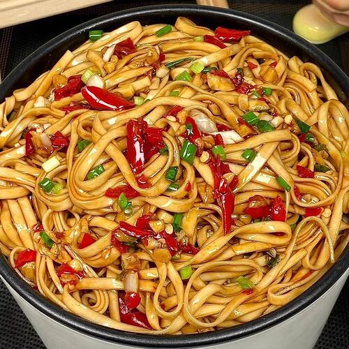 买一箱送一箱】老北京炸酱面风味杂酱面休闲食品拌面速食冲泡桶装