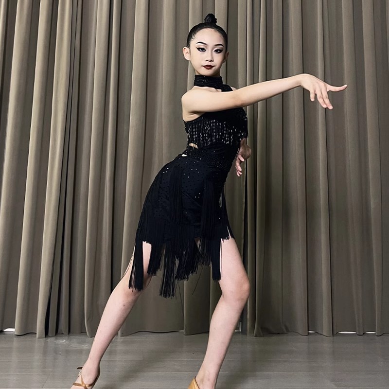 14岁以上表演花服拉丁舞演出比赛舞裙专业舞蹈流苏高级黑色艺考裙