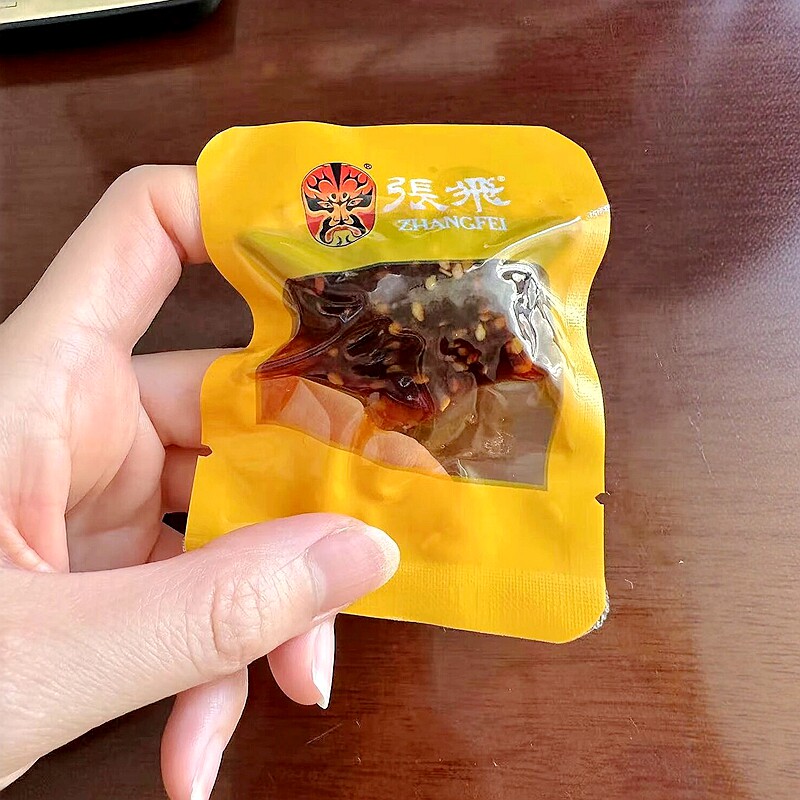 新货张飞灯影牛肉丝四川特产牛肉干办公室充饥小零食休闲夜宵小吃