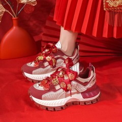 婚鞋女2024年新款秋冬加绒红色新娘I鞋子不累脚厚底老爹运动鞋