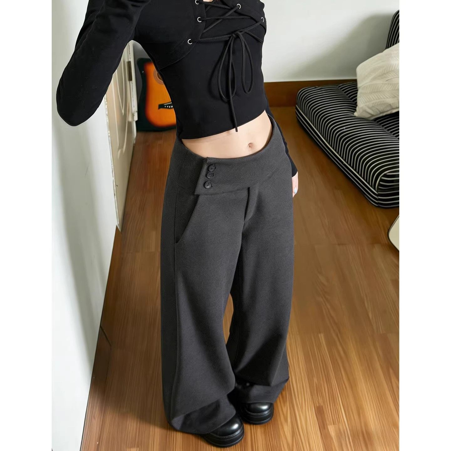 深灰色毛呢西装裤女秋冬2026新款纽扣低腰垂感显瘦直筒休闲阔腿裤