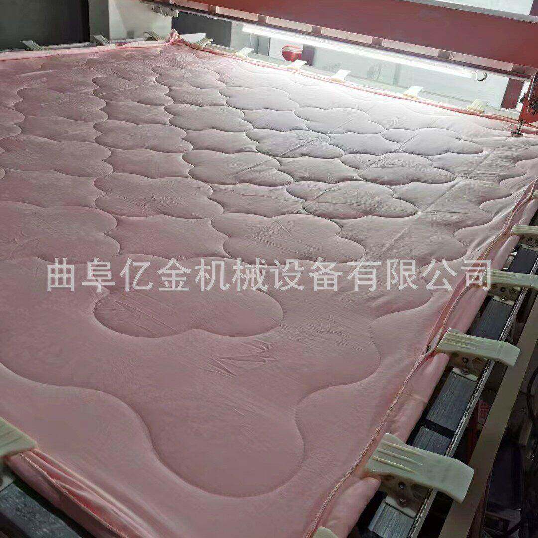 多种花型蚕丝丝绵套被机械智能滚筒电脑绗缝机针电脑直线缝被机