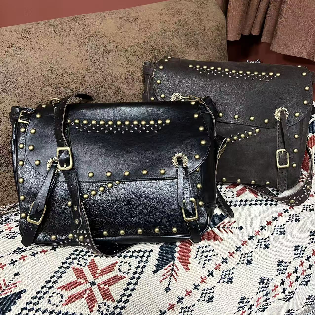 油蜡马皮信封包邮差包茶芯/反绒复古个性铆钉男女同款单肩斜挎包