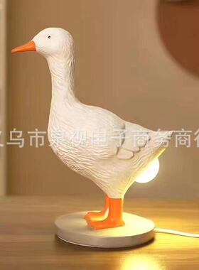 跨境新款复活节白色公鸡灯仿真鸡装饰品摆件树脂设计台灯灯泡创意