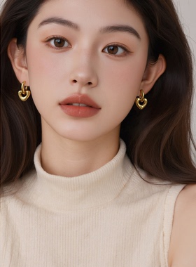 恋恋日记|气质光面桃心耳坠时尚简约设计感轻奢百搭精致通勤耳饰