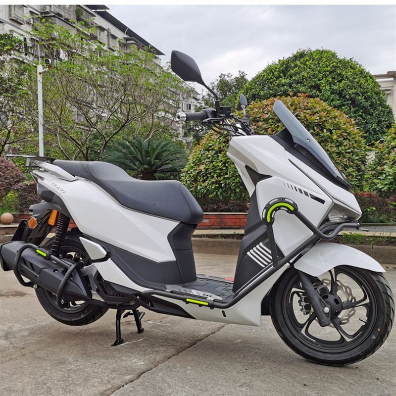 适用于豪进猎变1屿碳钢保险杠排气杠前后护杠后尾架货架闪电狗