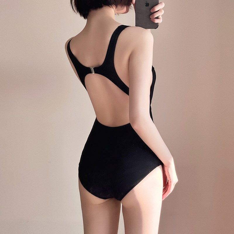 设计感镂空三角连体泳衣女2024新款黑色遮肚显瘦小胸Y度假温泉泳