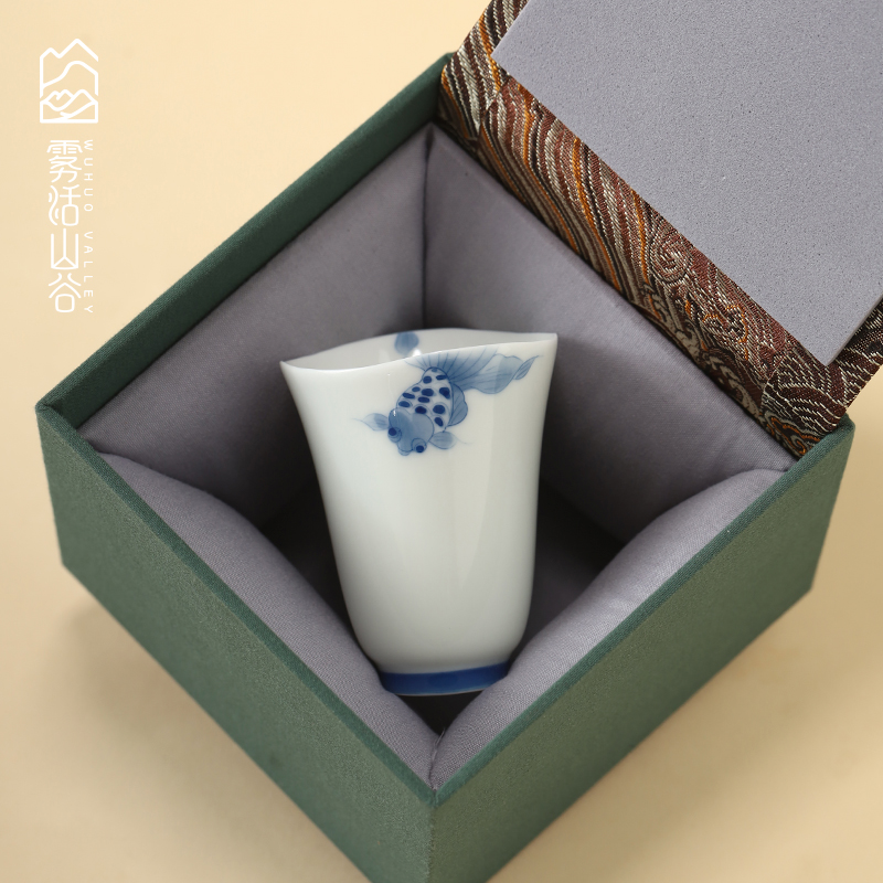 手绘茶杯陶瓷釉下彩小清新闻香杯