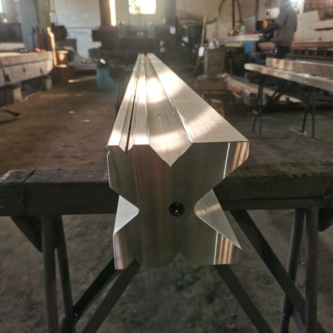 折弯机模具整体多V槽口2.5米65方3.2米80方4米9095方可分段配模托