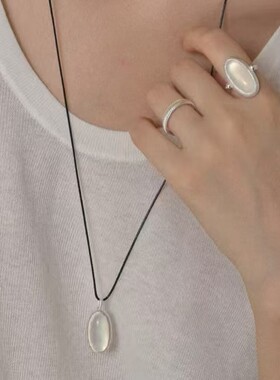 青岛出口新款包边双面天然玛瑙黑绳长项链轻奢小众设计高级感戒指