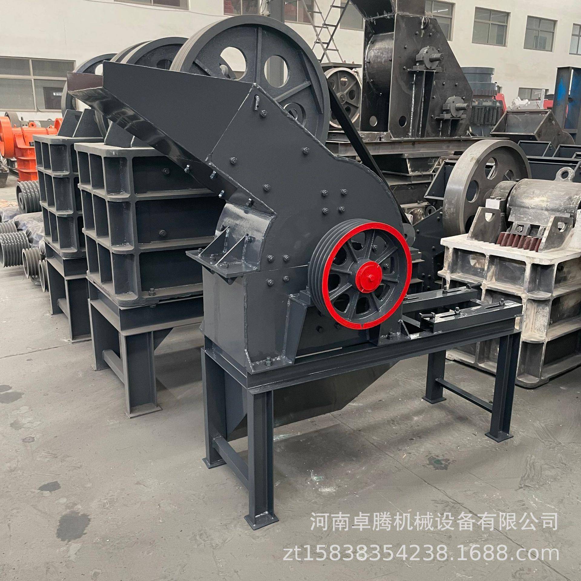 建筑垃圾粉碎设备小型锤式破碎机鹅卵石锤式破石机石头锤式粉碎机