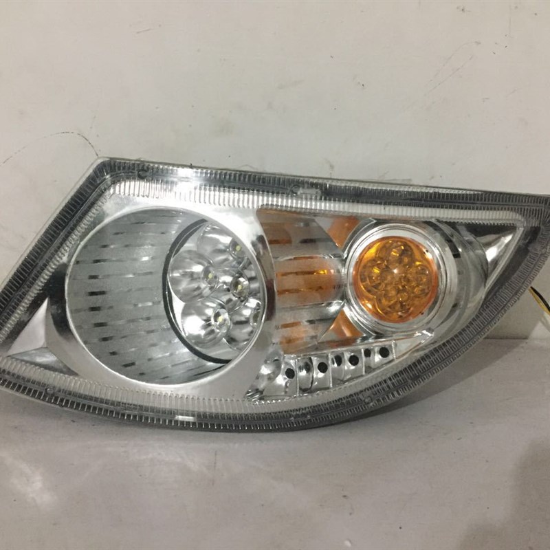 全封闭电动三轮车四轮车前大灯篷车棚车老步车前大灯转向灯