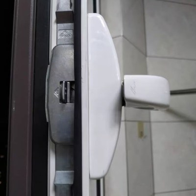 断桥铝合金门窗配件锁点内开内倒T钉连接件锁块平开窗户把手锁扣