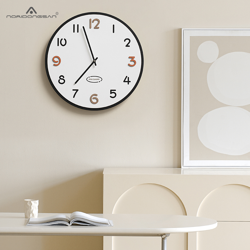 NORI免打孔挂钟客厅2023新款现代简约创意时钟表挂墙家用