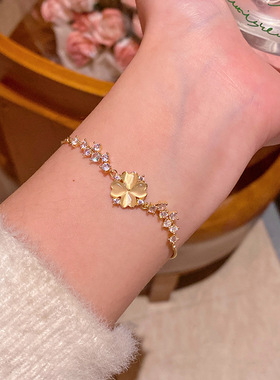 小众森系甜美猫眼石四叶草手链