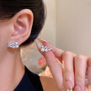 时尚百搭轻奢小众设计感独特珍珠耳钉女简约气质高级感耳环耳饰