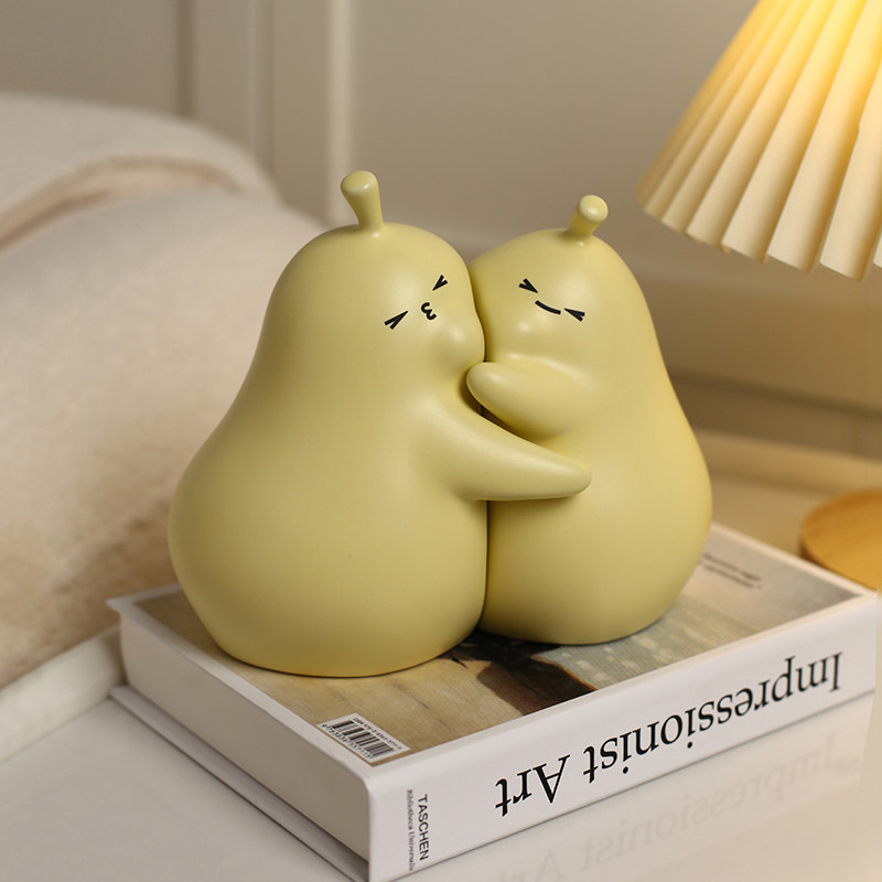 in爱陶瓷抱抱梨客厅家用儿童房桌面个性奶油永分梨摆设,家居饰品,装饰摆件,淘宝优惠券,粉丝福利购,淘宝优惠卷